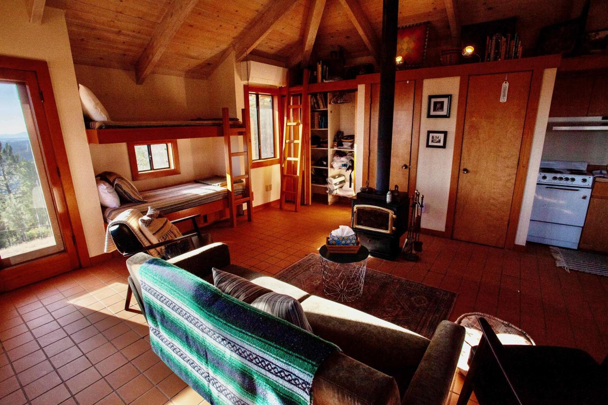 Priest Station Cafe & Cabins Гроувланд Екстериор снимка