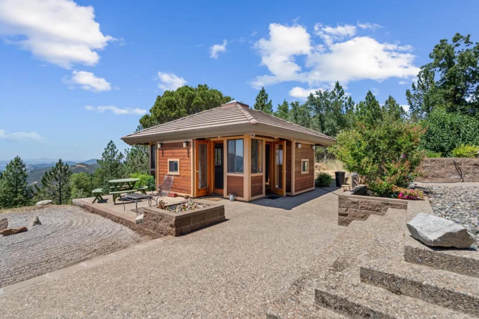 Priest Station Cafe & Cabins Гроувланд Екстериор снимка